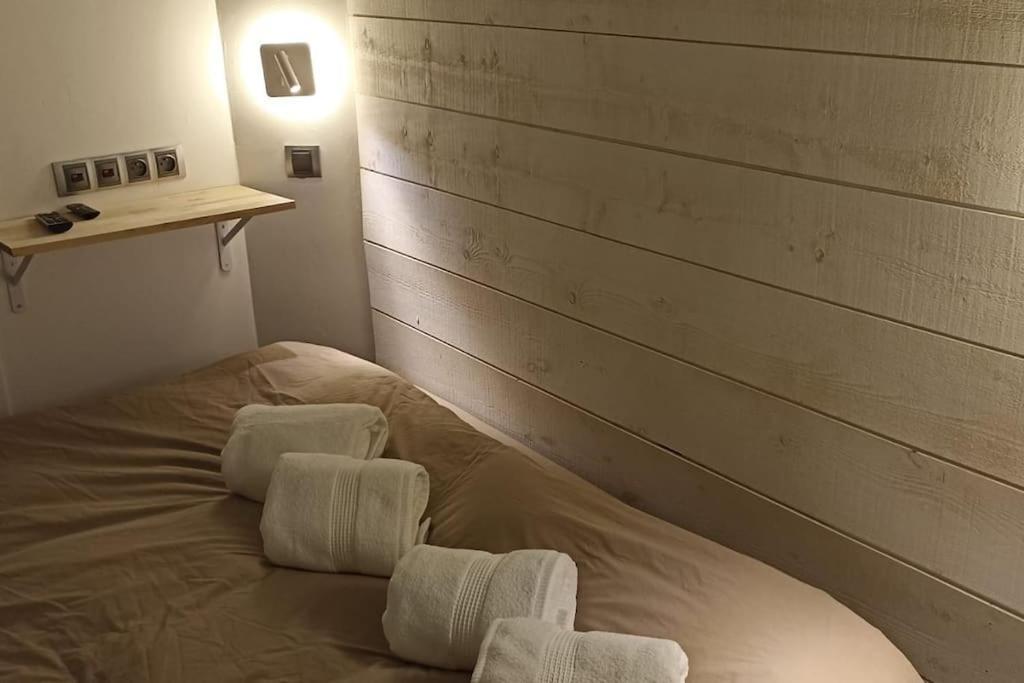 : 2 Pieces Cosy * Suresnes